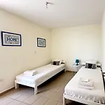 Modern Center With Pool Appartamento *