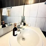 Modern Center With Pool Appartamento *
