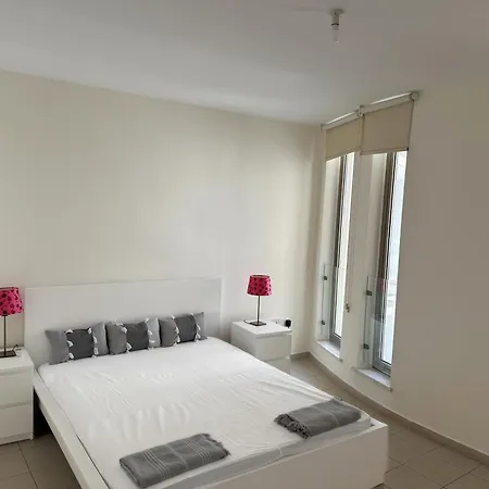 Holiday home Modern City Centre Apt With Pool - City Flats 303 *