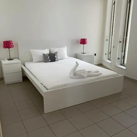 Holiday home Modern City Centre Apt With Pool - City Flats 303 *