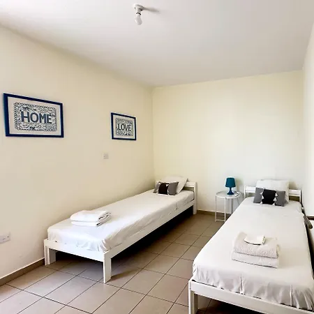 Modern Center With Pool Apartmán *