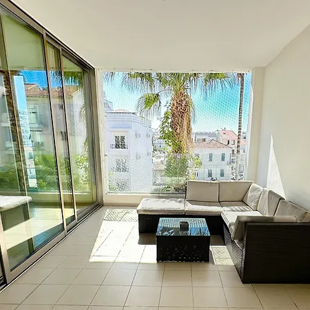 Apartmán Modern Center With Pool Larnaca