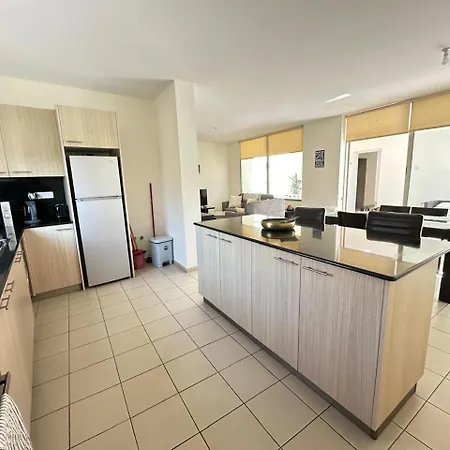 Charming Centre W Pool - Flats 303 Ferienhaus Larnaka
