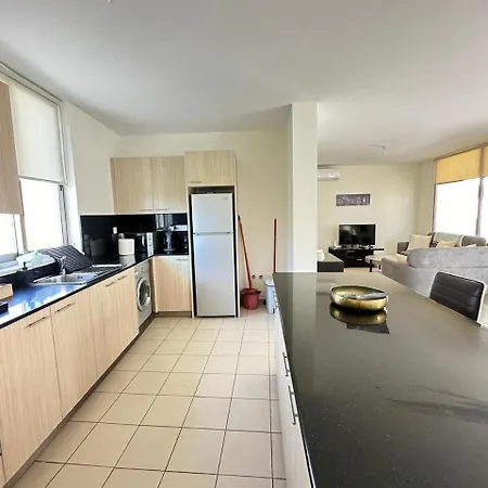 Charming Centre W Pool - Flats 303 *