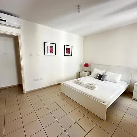 Charming Centre W Pool - Flats 303 Larnaka