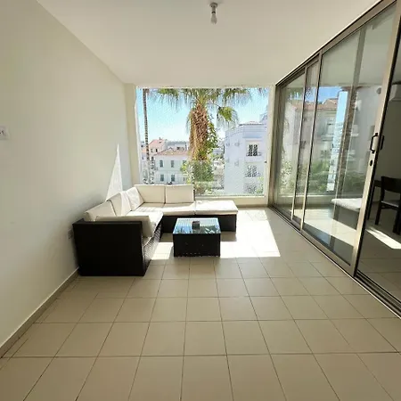 Charming Centre W Pool - Flats 303 Larnaka