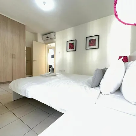 Charming Centre W Pool - Flats 303 Ferienhaus *