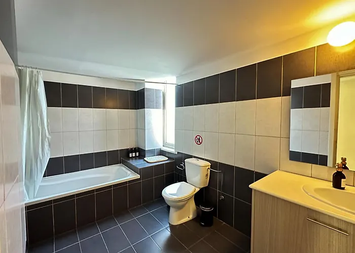 Modern Center With Pool *