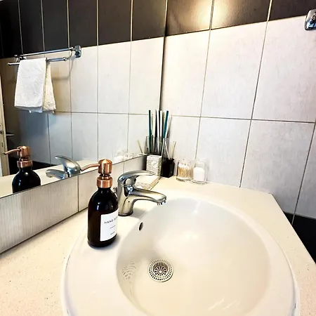 Modern Center With Pool Apartment *